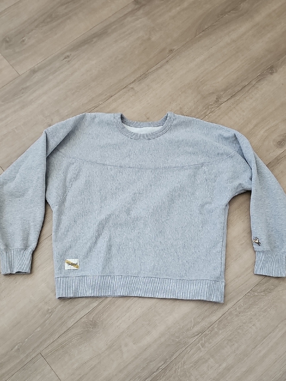 Tracksmith Light Gray Women's Crewneck Sweatshirt Size Medium